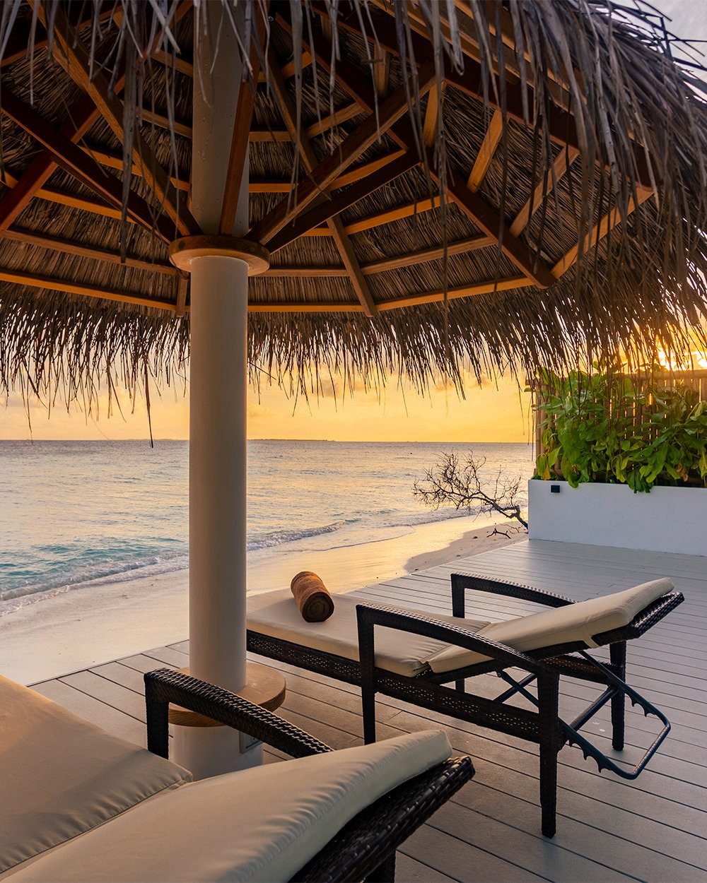 destinova-journeys-destinations-maldives-malahini kuda bandos-2